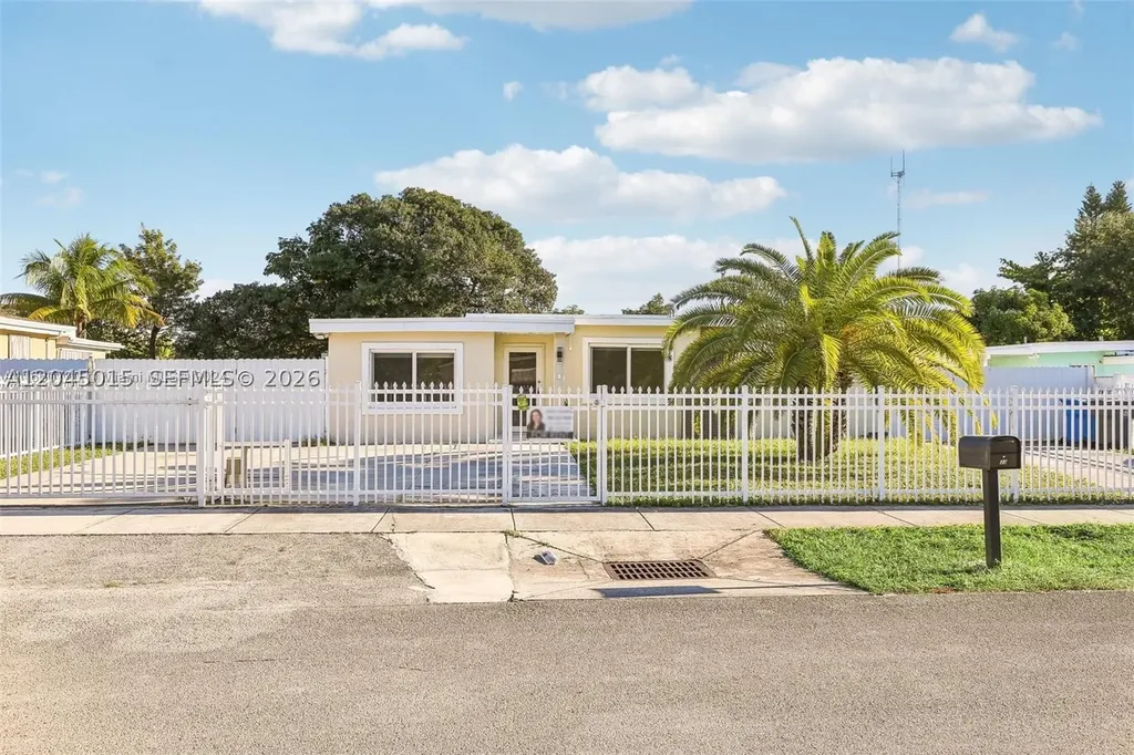 23 Miami Gardens Road West Park FL 33023