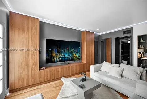736 13th Street Miami Beach FL 33139