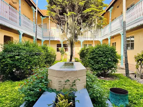 736 13th Street Miami Beach FL 33139