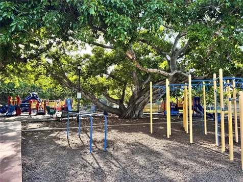 736 13th Street Miami Beach FL 33139