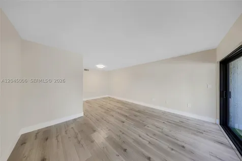 20 NW 87th Avenue Miami FL 33172