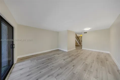 20 NW 87th Avenue Miami FL 33172