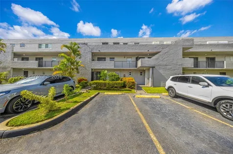 20 NW 87th Avenue Miami FL 33172