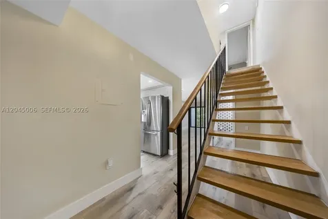 20 NW 87th Avenue Miami FL 33172