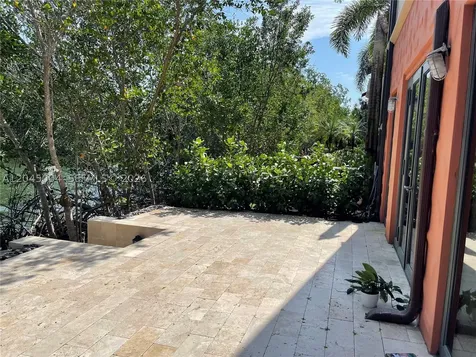 6230 Paradise Point Drive Palmetto Bay FL 33157
