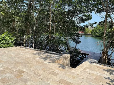 6230 Paradise Point Drive Palmetto Bay FL 33157