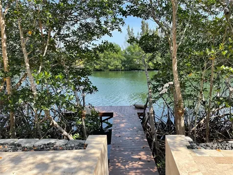 6230 Paradise Point Drive Palmetto Bay FL 33157