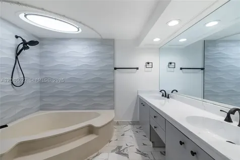 1000 Quayside Terrace Miami FL 33138