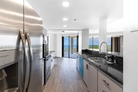 1000 Quayside Terrace Miami FL 33138