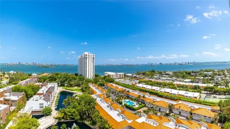 1000 Quayside Terrace Miami FL 33138