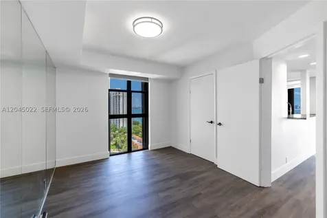 1000 Quayside Terrace Miami FL 33138