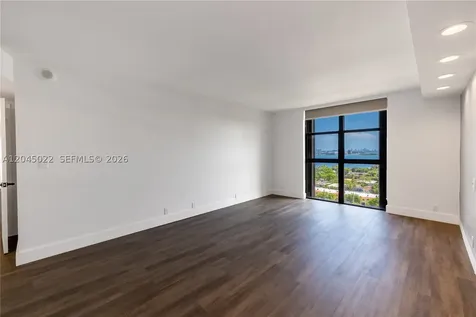 1000 Quayside Terrace Miami FL 33138
