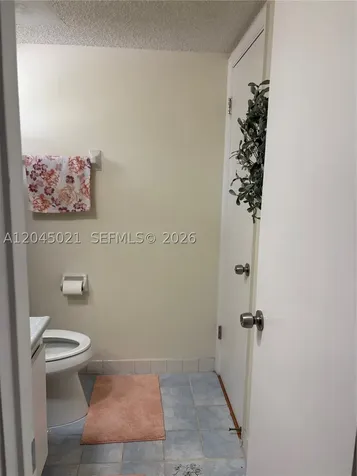 9340 Lagoon Place Davie FL 33324