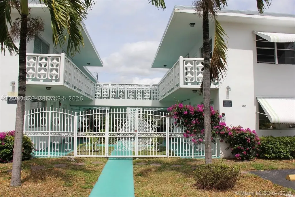 1715 Wiley Street Hollywood FL 33020