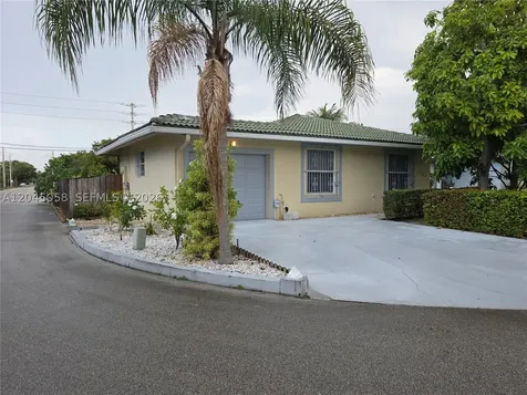 1340 SW 122nd Way Pembroke Pines FL 33025