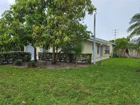 1340 SW 122nd Way Pembroke Pines FL 33025
