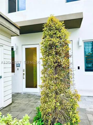 10295 NW 64th Terrace Doral FL 33178