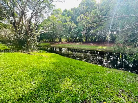 197 Lakeview Drive Weston FL 33326