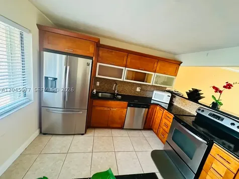 197 Lakeview Drive Weston FL 33326
