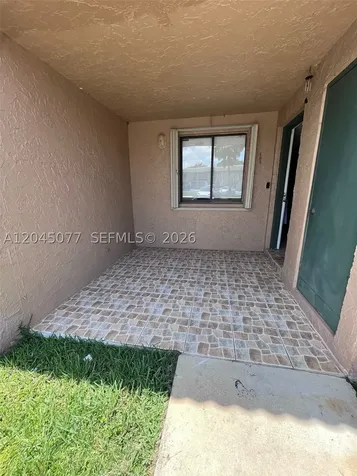 197 Lakeview Drive Weston FL 33326