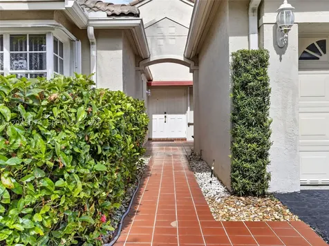 1520 Seabay Road Weston FL 33326