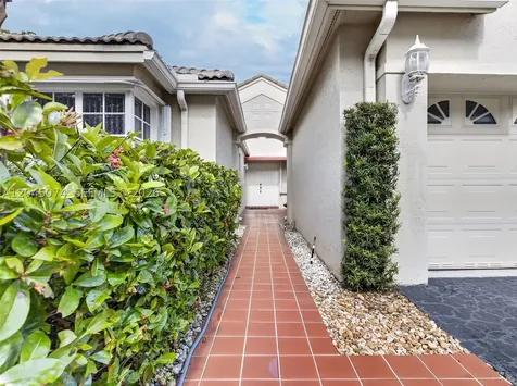 1520 Seabay Road Weston FL 33326
