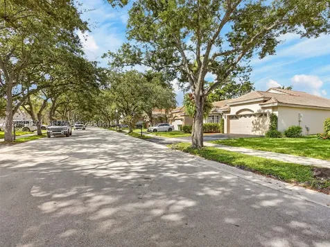 1520 Seabay Road Weston FL 33326
