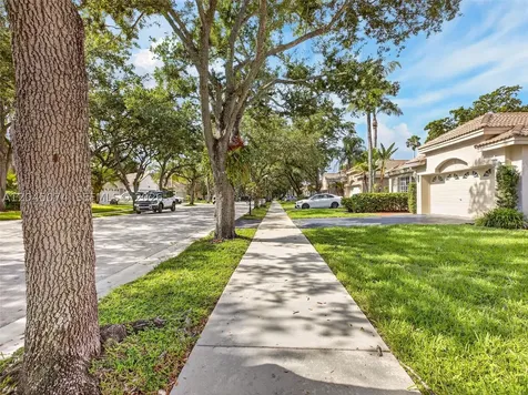 1520 Seabay Road Weston FL 33326