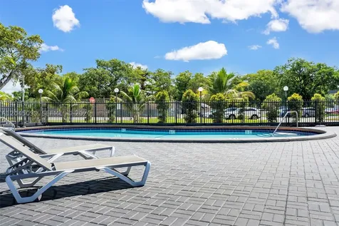 8020 N Colony Circle N. Tamarac FL 33321