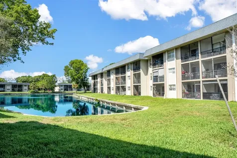 8020 N Colony Circle N. Tamarac FL 33321