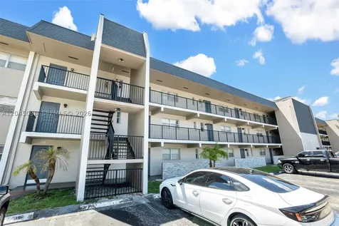 8020 N Colony Circle N. Tamarac FL 33321