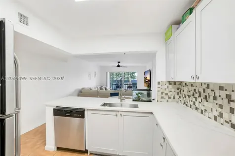 8020 N Colony Circle N. Tamarac FL 33321