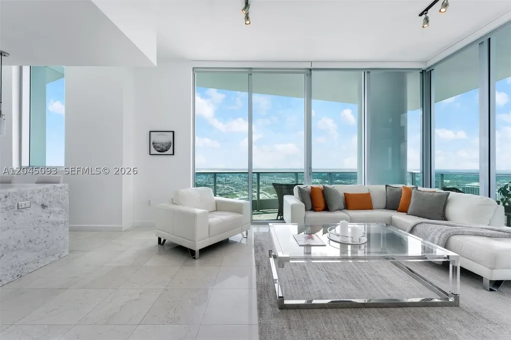 900 Biscayne Boulevard Miami FL 33132