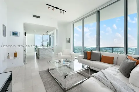 900 Biscayne Boulevard Miami FL 33132