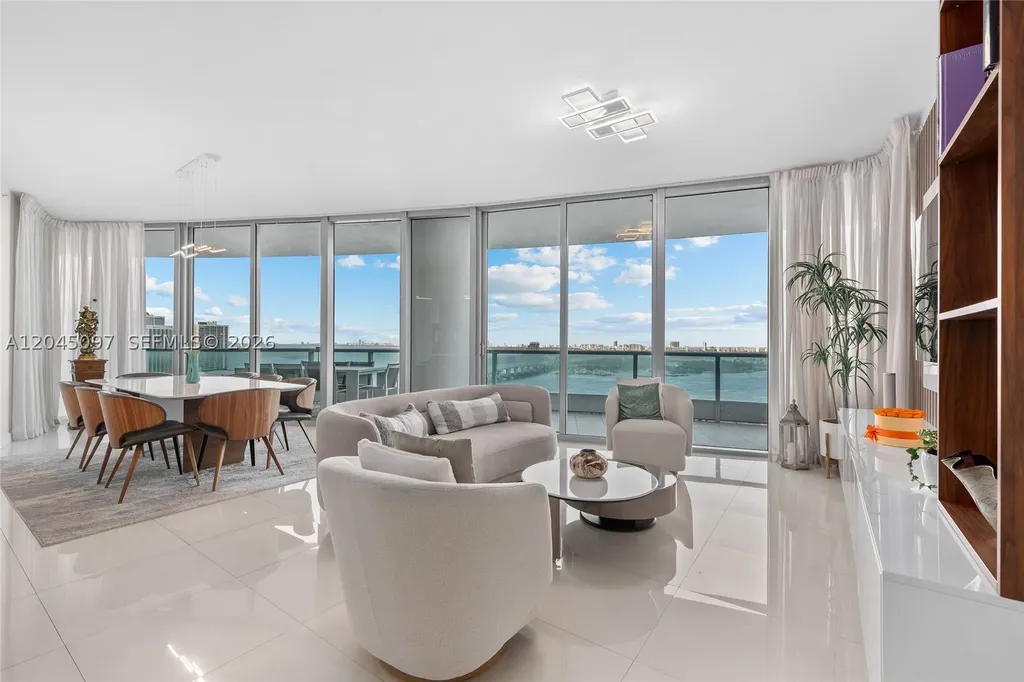 900 Biscayne Boulevard Miami FL 33132