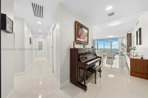 900 Biscayne Boulevard Miami FL 33132
