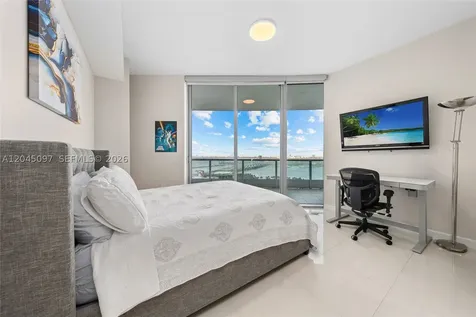 900 Biscayne Boulevard Miami FL 33132