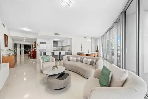 900 Biscayne Boulevard Miami FL 33132