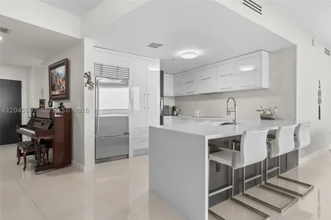 900 Biscayne Boulevard Miami FL 33132