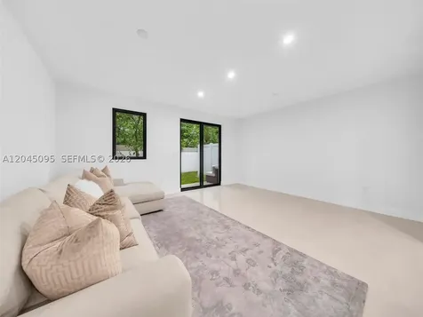 5505 W Oak Way Dania Beach FL 33301