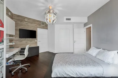 60 SW 13th Street Miami FL 33130