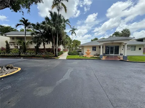8303 SW 142nd Avenue Miami FL 33183