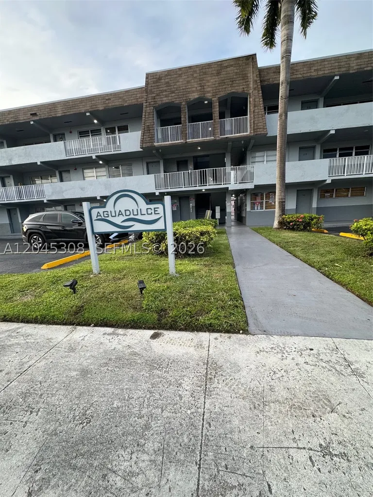 11195 SW 1st Street Sweetwater FL 33174