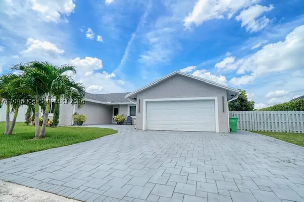 15810 N Wind Circle Sunrise FL 33326