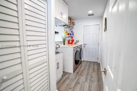15810 N Wind Circle Sunrise FL 33326
