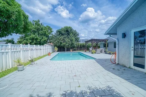 15810 N Wind Circle Sunrise FL 33326