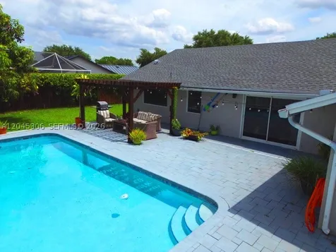 15810 N Wind Circle Sunrise FL 33326