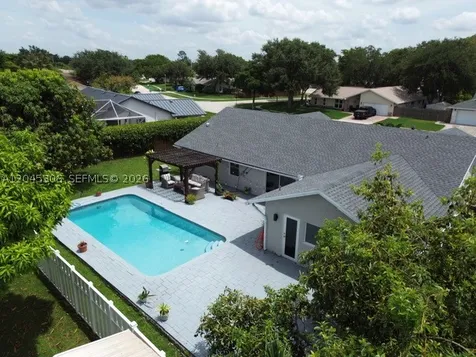 15810 N Wind Circle Sunrise FL 33326