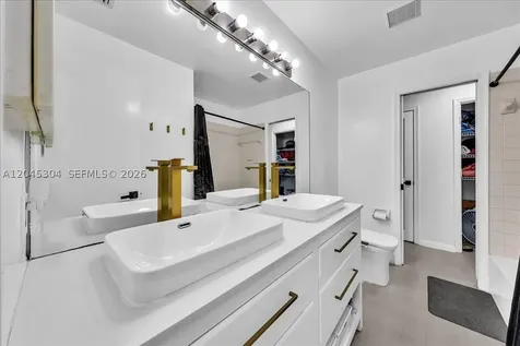 5542 NW 190th Lane Miami Gardens FL 33055