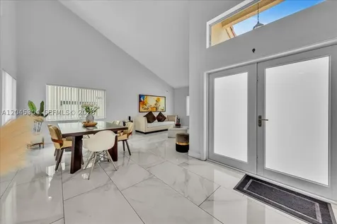 5542 NW 190th Lane Miami Gardens FL 33055